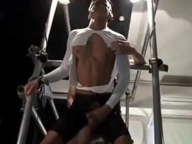 Gay scene with cum and bareback in an Asian club