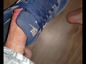 Gay twinks in sneakers, French sex, and blowjobs in a fetish-filled video