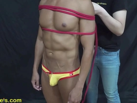 Muscle worship: How to make an Asian hunk’s chest muscles stand out more?