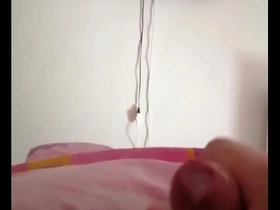 Japanese amateur gets a handjob with enthusiasm